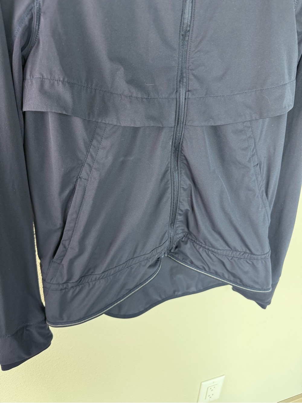 Lululemon Kicking Asphalt Jacket Midnight Navy Blue Running Casual Women’s 6 - Picture 6 of 16